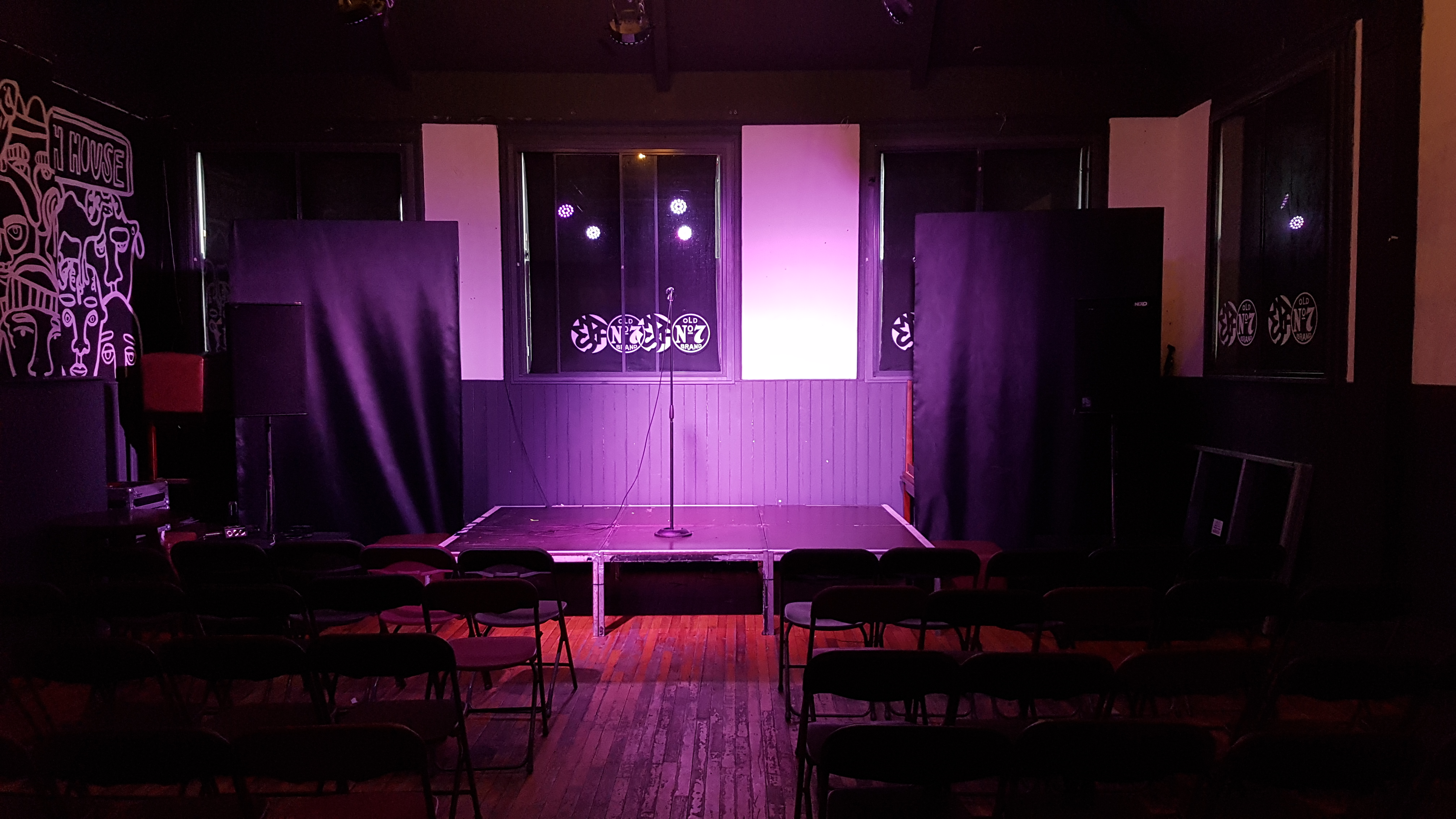 the-bottle-room-just-the-tonic-comedy-club